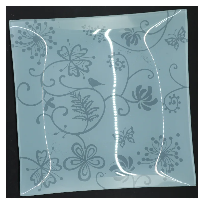 Dekorativt kvadratisk fad (str. 27x27x1 cm)