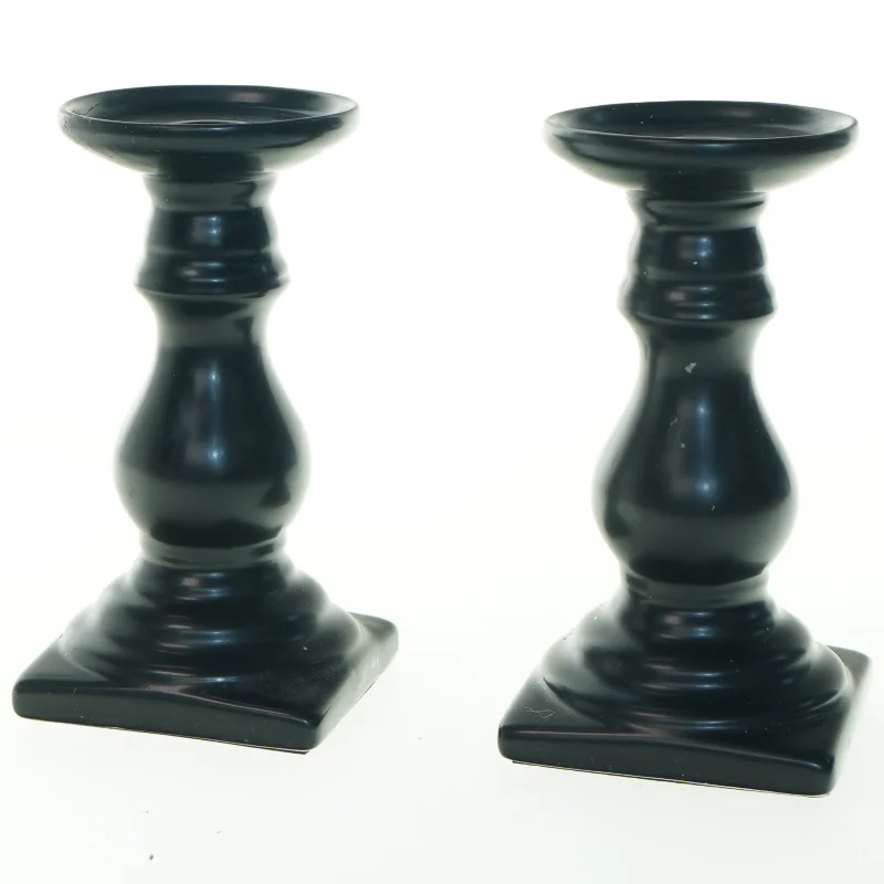 Sorte lysestager (str. 17x9 cm)