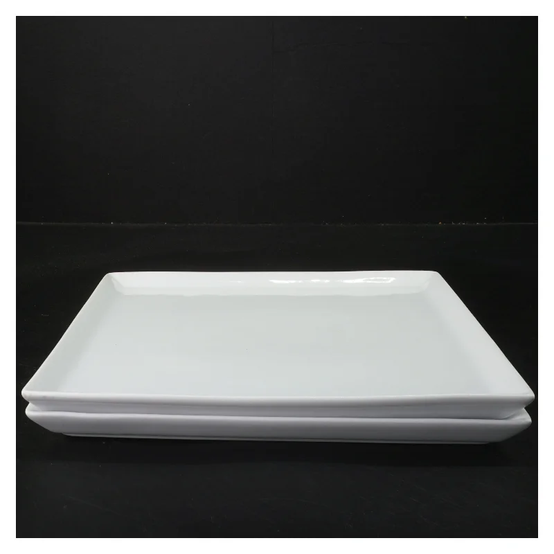 Kvadratisk porcelænsfad/tallerkener fra Aida (str. 24,5x24,5 cm)