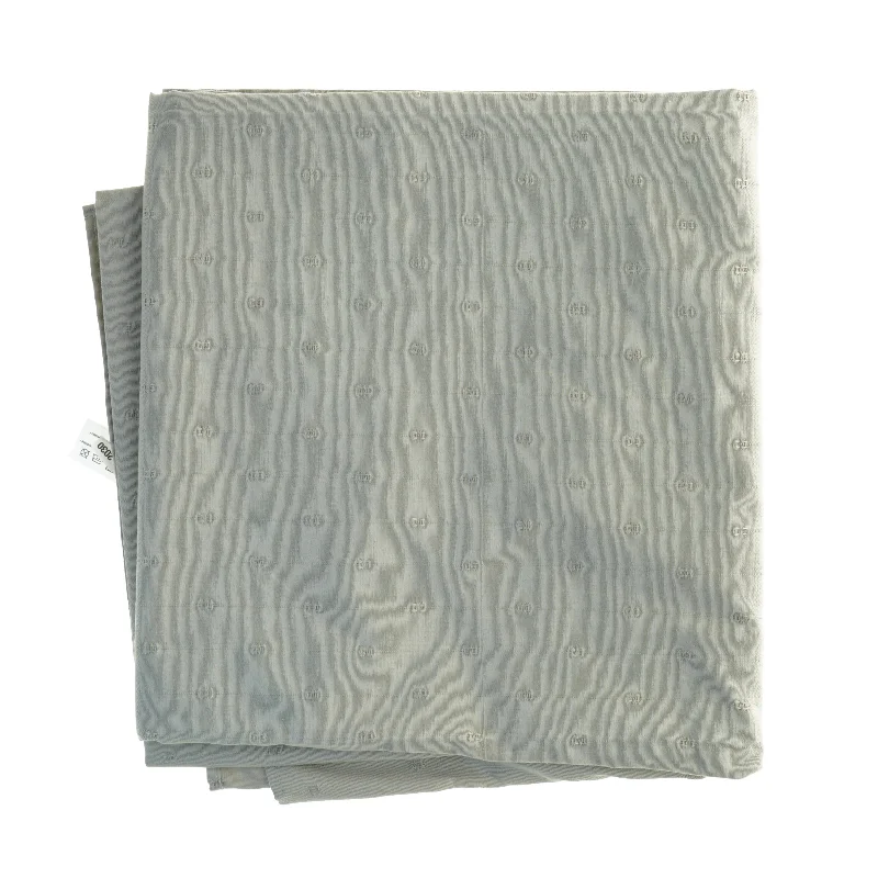 Dug med hvide striber og detaljer (str. 132 x, 256 cm)