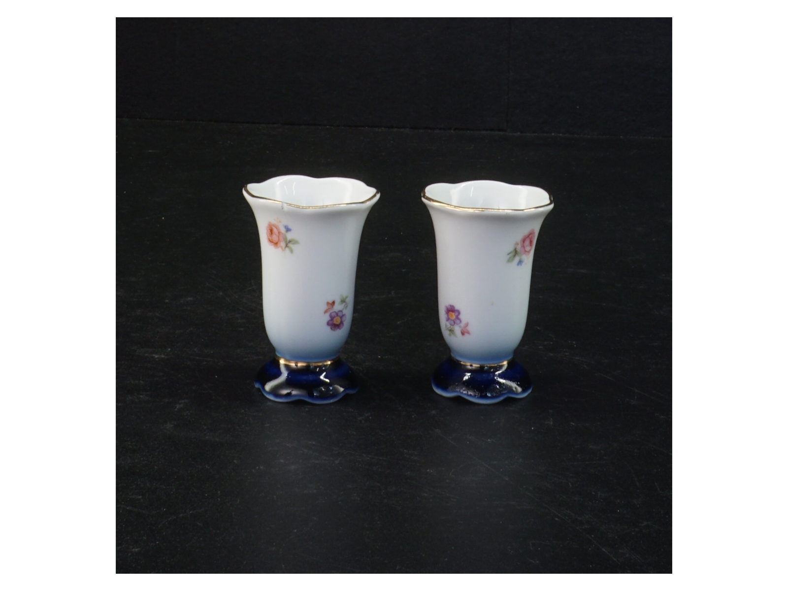 Porcelæns vaser, små (str. 6 x 4,3 cm)