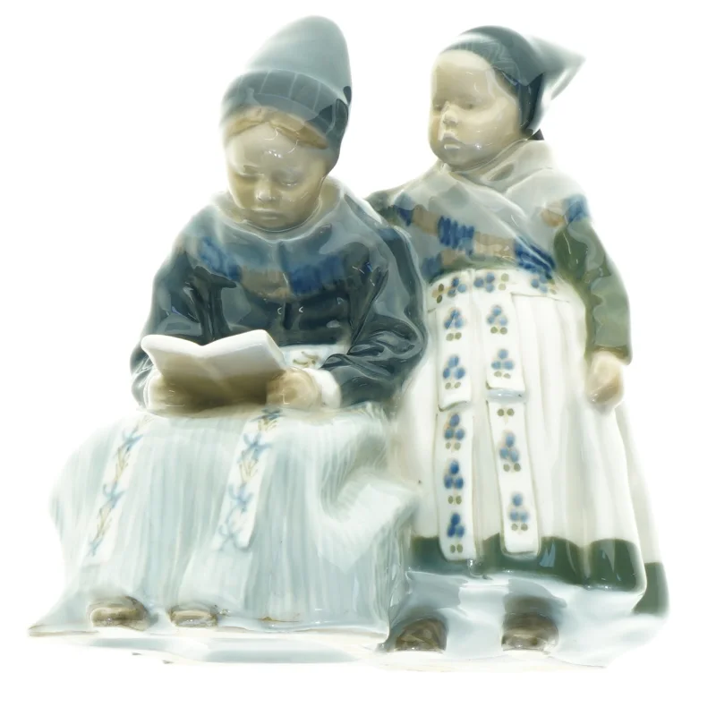 Royal Copenhagen. Amagerpiger. Model 1395. fra Royal Copenhagen (str. 15,5 x 18 cm)