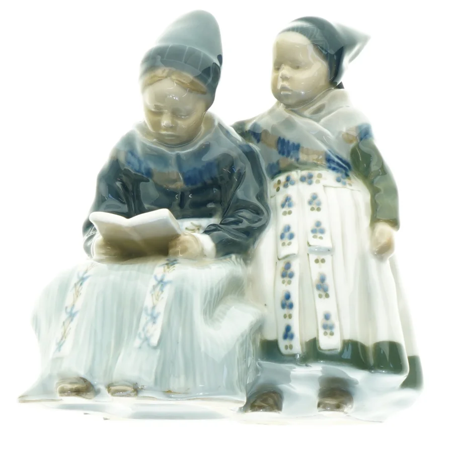 Royal Copenhagen. Amagerpiger. Model 1395. fra Royal Copenhagen (str. 15,5 x 18 cm)