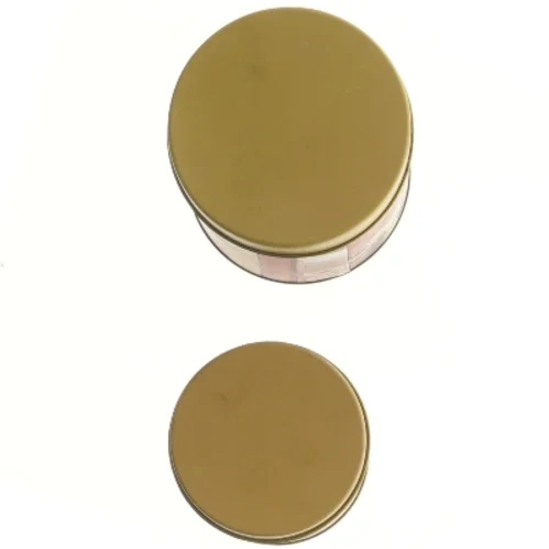 Sæt af dekorerede metalbeholdere (str. Ø 9,5x13 og Ø 8x10 cm)