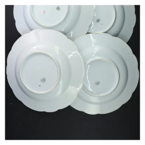 Sæt af 4 dybe tallerkener med blomsterdesign (str. Ø 25x3,5 cm)