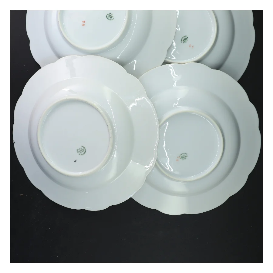 Sæt af 4 dybe tallerkener med blomsterdesign (str. Ø 25x3,5 cm)