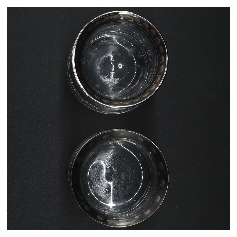 Glasvaser med sølvfarvet kant (str. 9 x 9,5 cm)