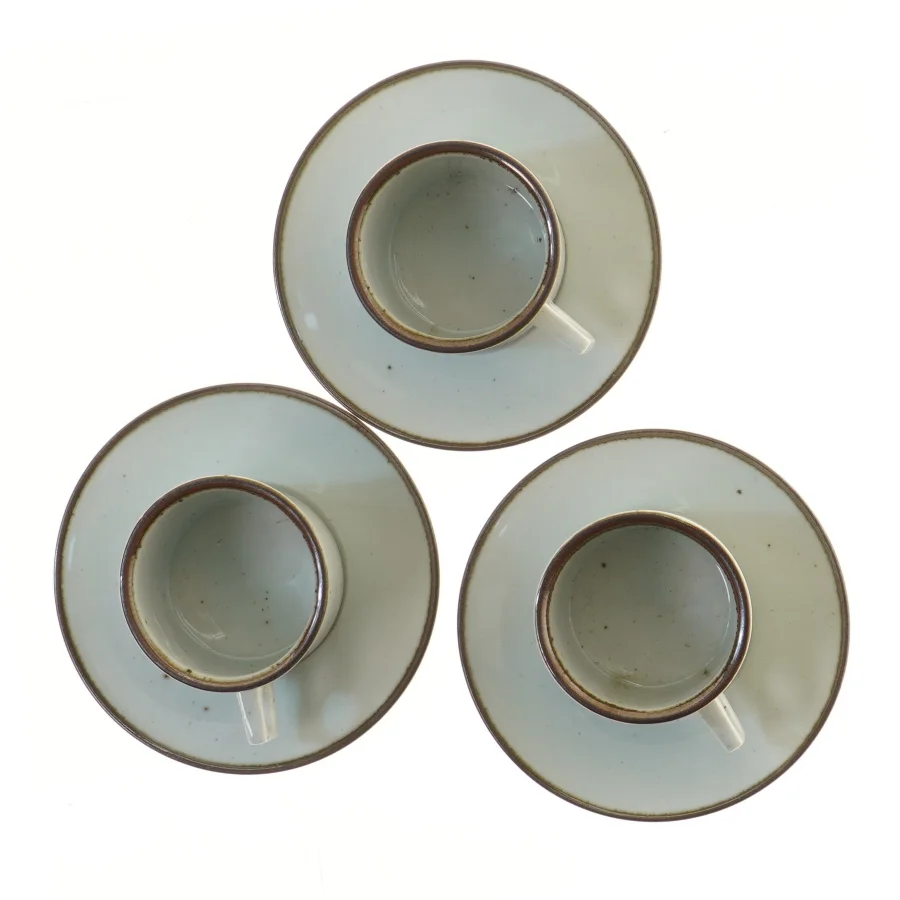 Sæt med tekopper og underkopper (str. Ø 8,5 & 15,5 cm)