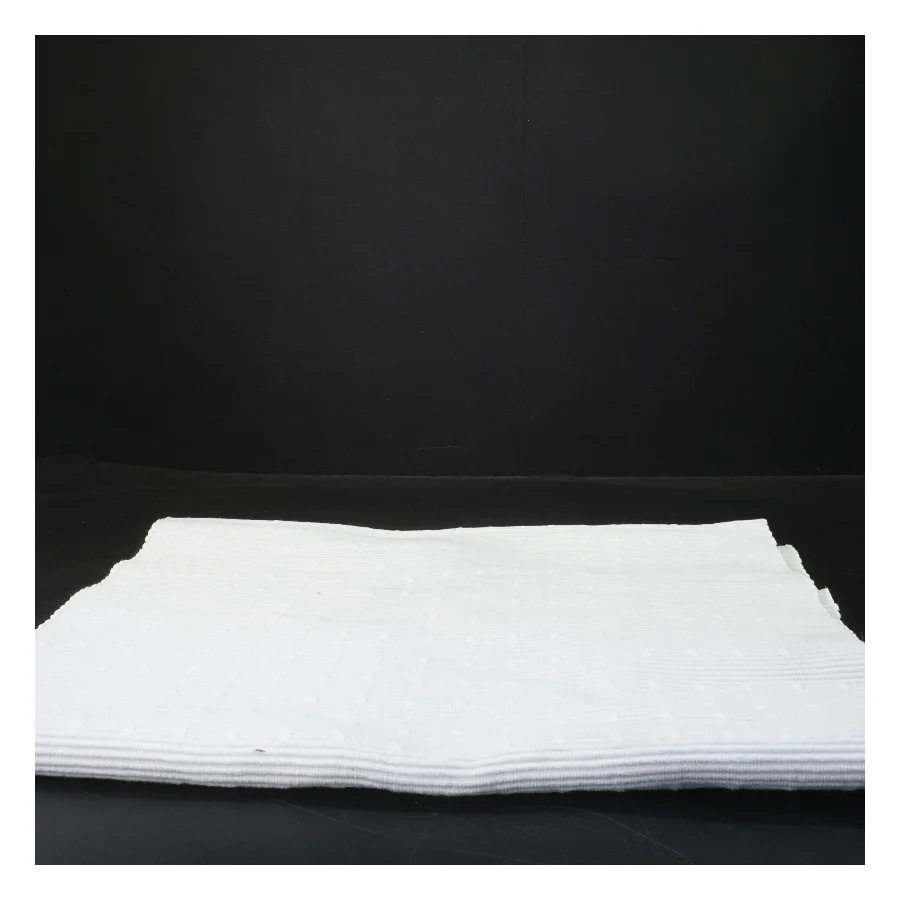 Hvid bordløber  (str. 140x40 cm)