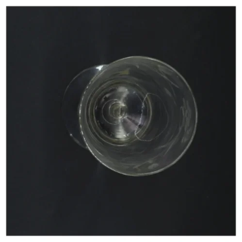 Stort glas med slebet mønster (str. 23 x 9 cm)