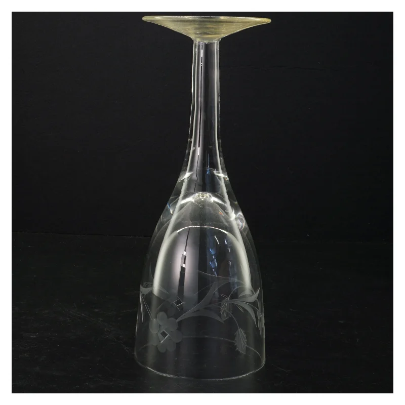 Stort glas med slebet mønster (str. 23 x 9 cm)