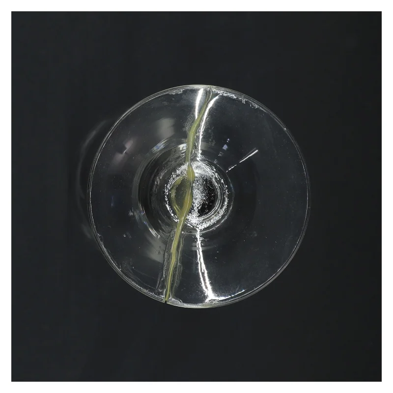 Stort glas med slebet mønster (str. 23 x 9 cm)