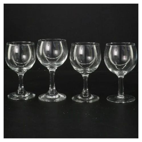 Sæt af fire ballonglas  vinglas (str. 12-13 cm)