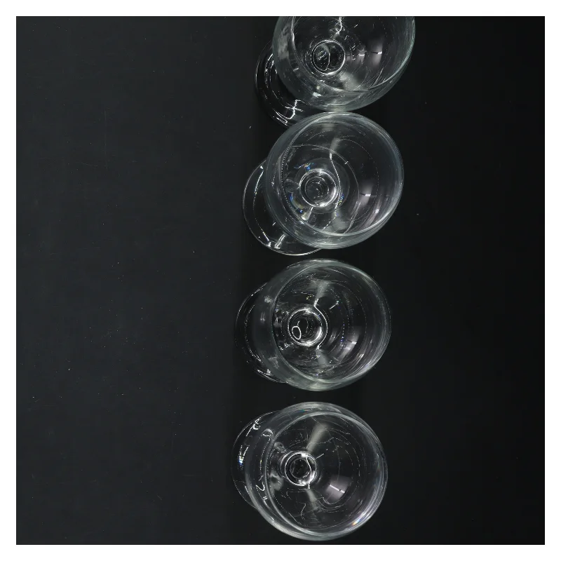 Sæt af fire ballonglas  vinglas (str. 12-13 cm)