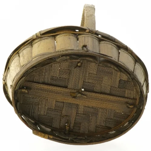 Lille flettet kurv med hank (str. 20x15 cm)