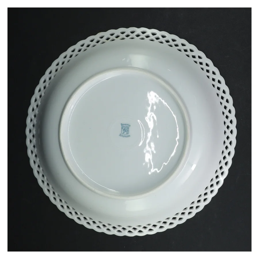 Porcelænsfad med frugtmotiv og gennembrudt kant   fra Bavaria (str. Ø. 25 cm)