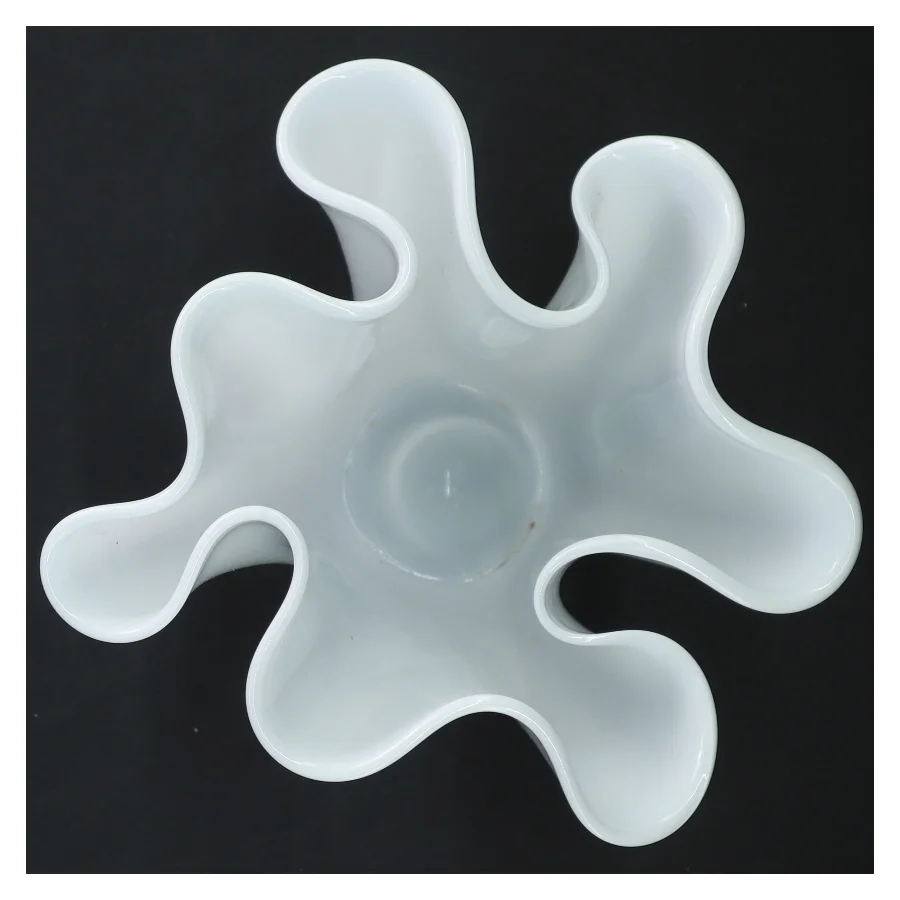 Hvid vase (str. 19x20 cm)