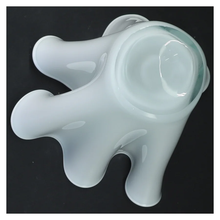 Hvid vase (str. 19x20 cm)