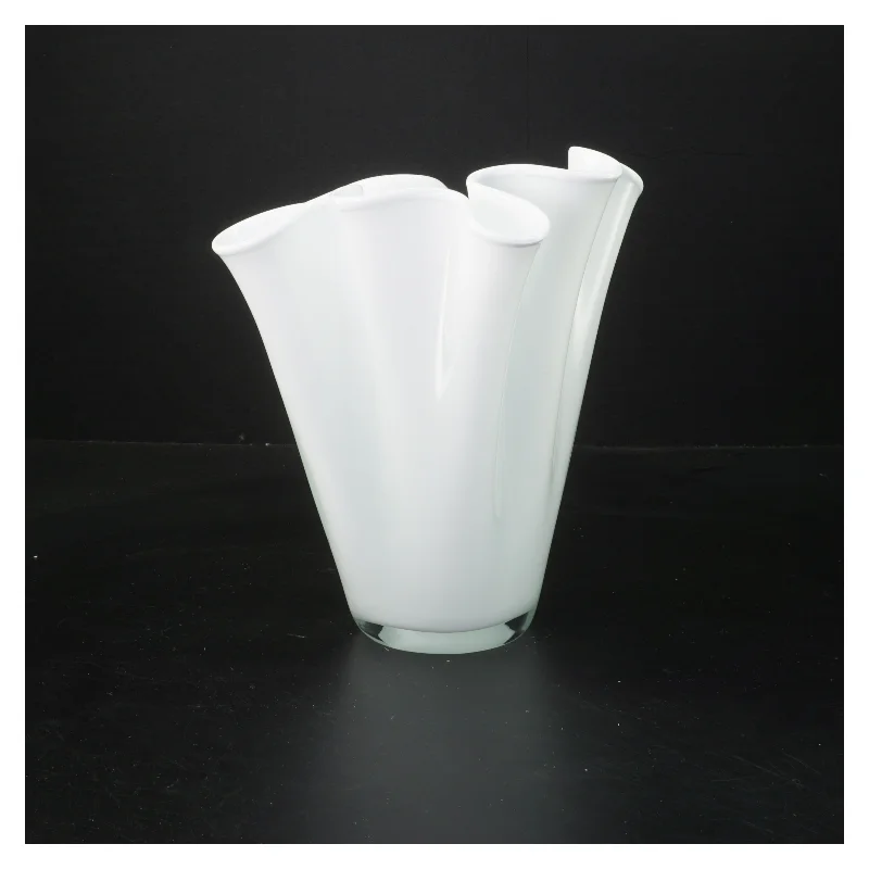 Hvid vase (str. 19x20 cm)