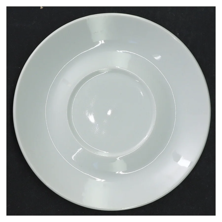 Hvidt porcelænsservice (str. Kop 8 x 6 cm. tallerken, 14 x 2,5 cm)