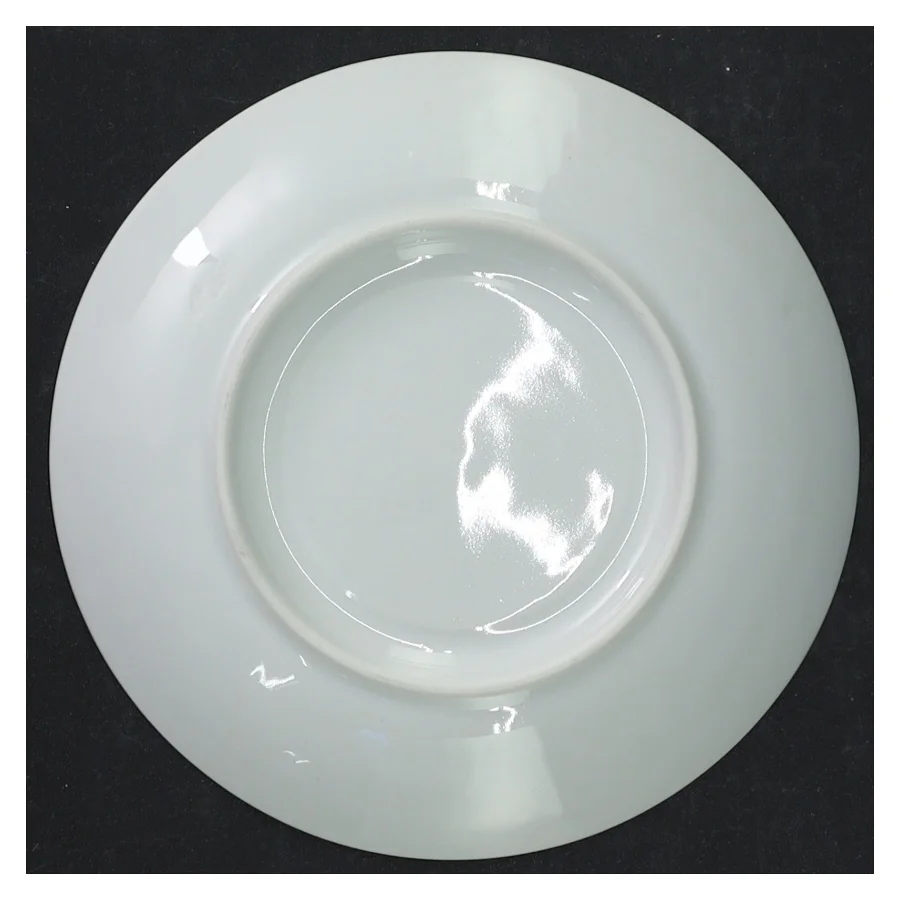 Hvidt porcelænsservice (str. Kop 8 x 6 cm. tallerken, 14 x 2,5 cm)