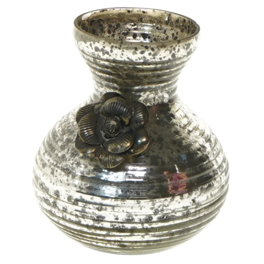 Sølvfarvet vase med blomster fra Nordal (str. 9 cm)