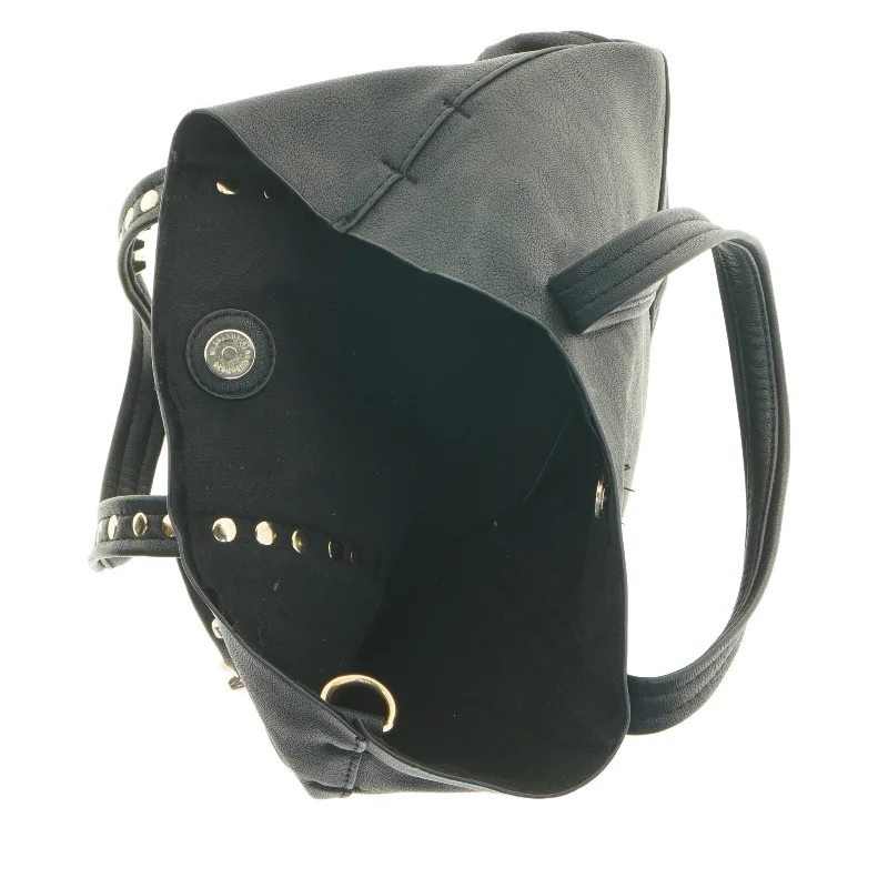 Sort taske med nitter (str. 32 x 24 x 11 cm)