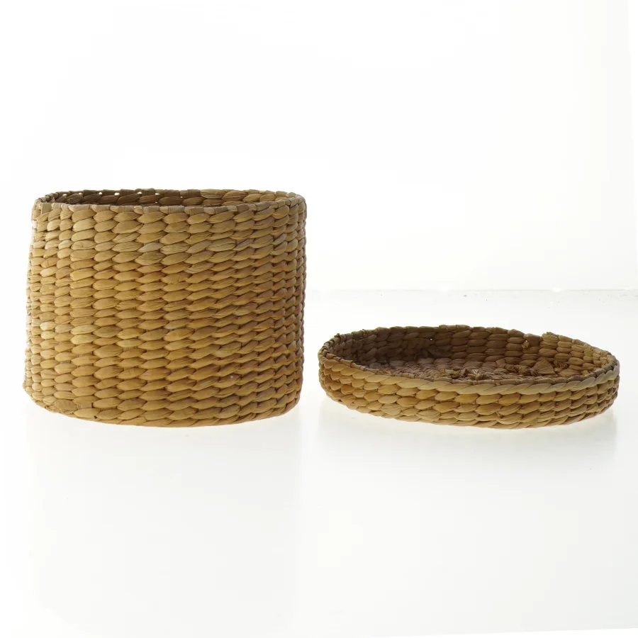 Rund kurv med låg (str. Ø. 13 cm. længde. 11 cm)