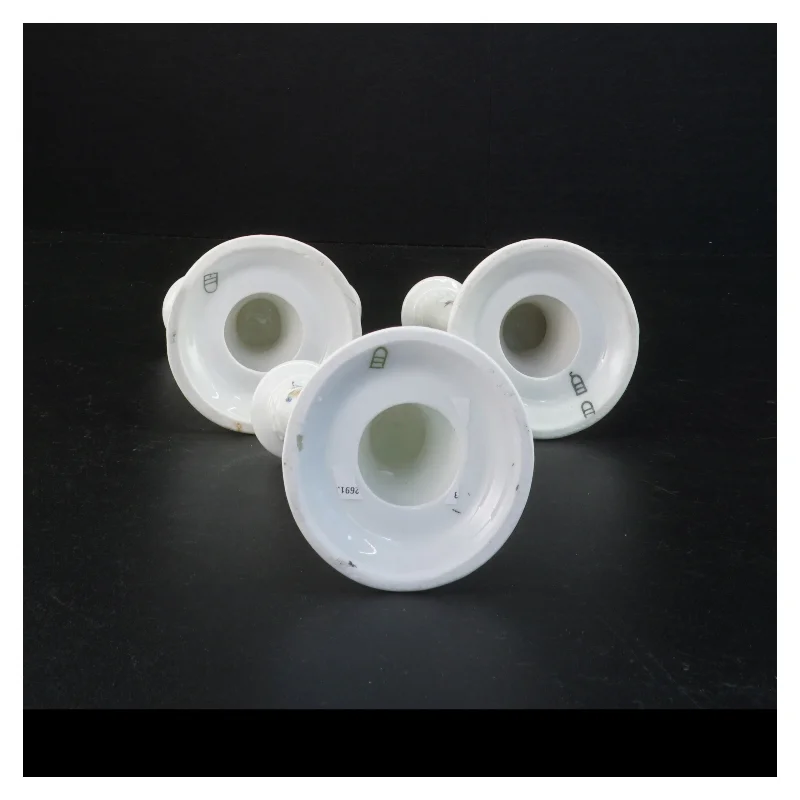 Porcelænslysestager (str. 12 x 9,5 x 8 cm)