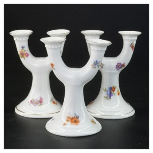 Porcelænslysestager (str. 12 x 9,5 x 8 cm)