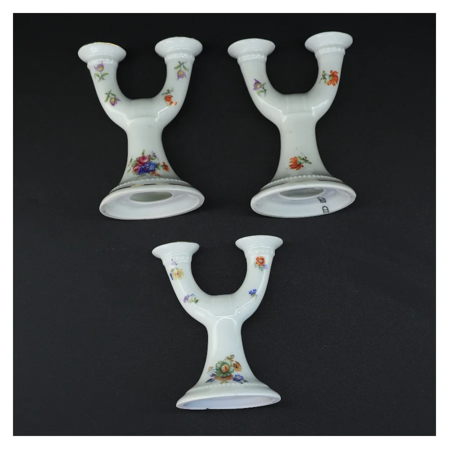 Porcelænslysestager (str. 12 x 9,5 x 8 cm)