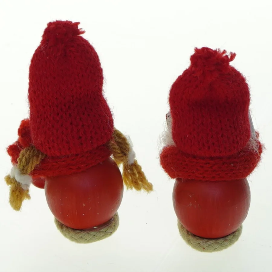 Nissepar med strikhuer (str. H. 8 cm)