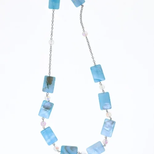 Blå halskæde med rektangulære perler (str. 96 cm)