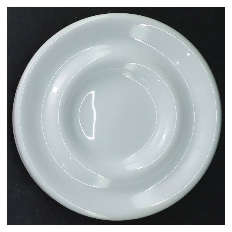 Sæt af 4 hvide tallerkener fra IKEA (str. 4 styk. ø. 14 cm)