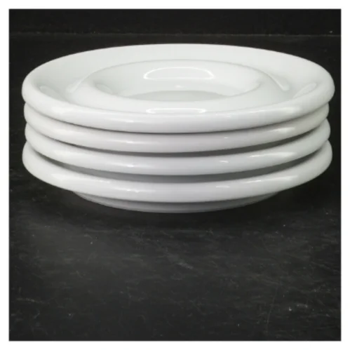 Sæt af 4 hvide tallerkener fra IKEA (str. 4 styk. ø. 14 cm)