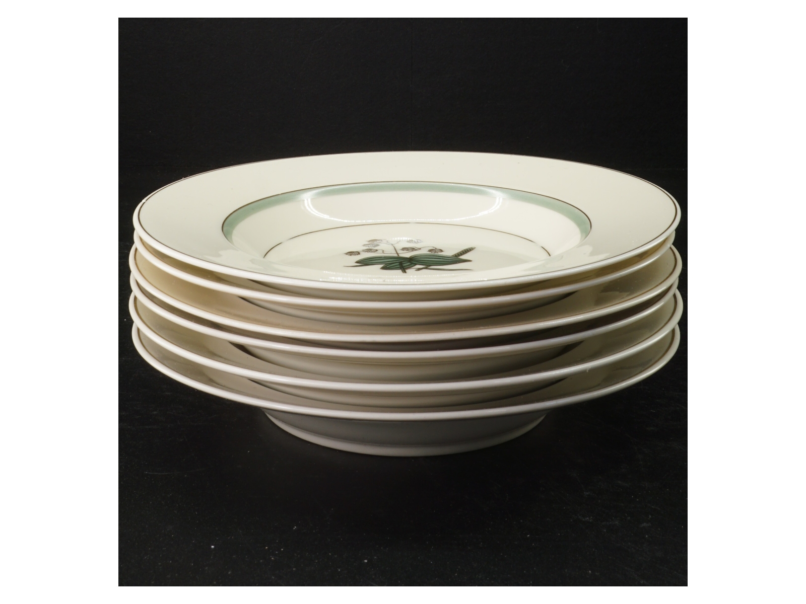 Hjertegræs Porcelænstallerken med insektmotiv fra Royal Copenhagen (str. 21,5 cm)