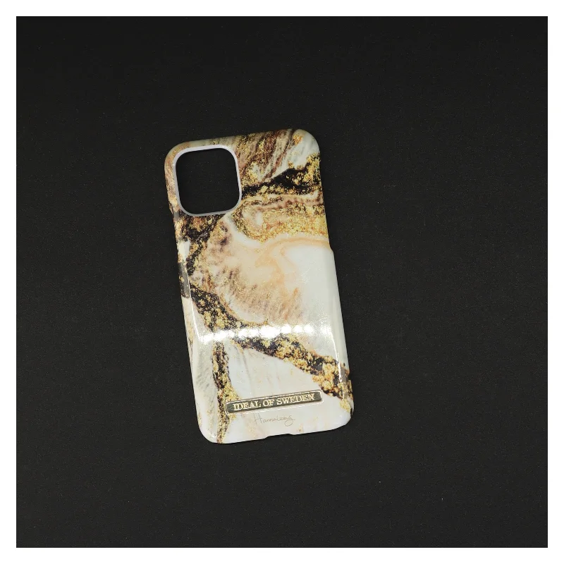 Marmormønstret mobilcover til iPhone fra Ideal Of Sweden (str. 14 x 7 cm)