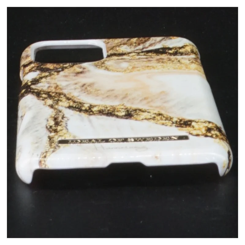 Marmormønstret mobilcover til iPhone fra Ideal Of Sweden (str. 14 x 7 cm)