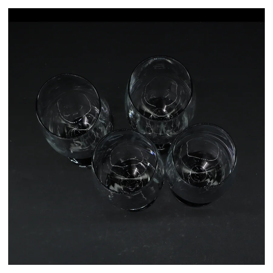 4 ølglas med sort stilk (str. Ø. 6,5 cm. længde, 21 cm. 4 styk)
