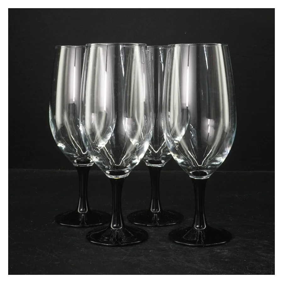 4 ølglas med sort stilk (str. Ø. 6,5 cm. længde, 21 cm. 4 styk)