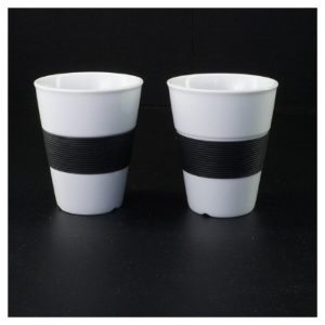 Porcelænskrus fra Aida (str. 11 x 9 cm)