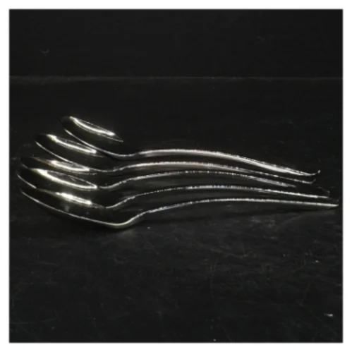 5 Sølvfarvede plastik skeer (str. 5 styk. 19 cm)