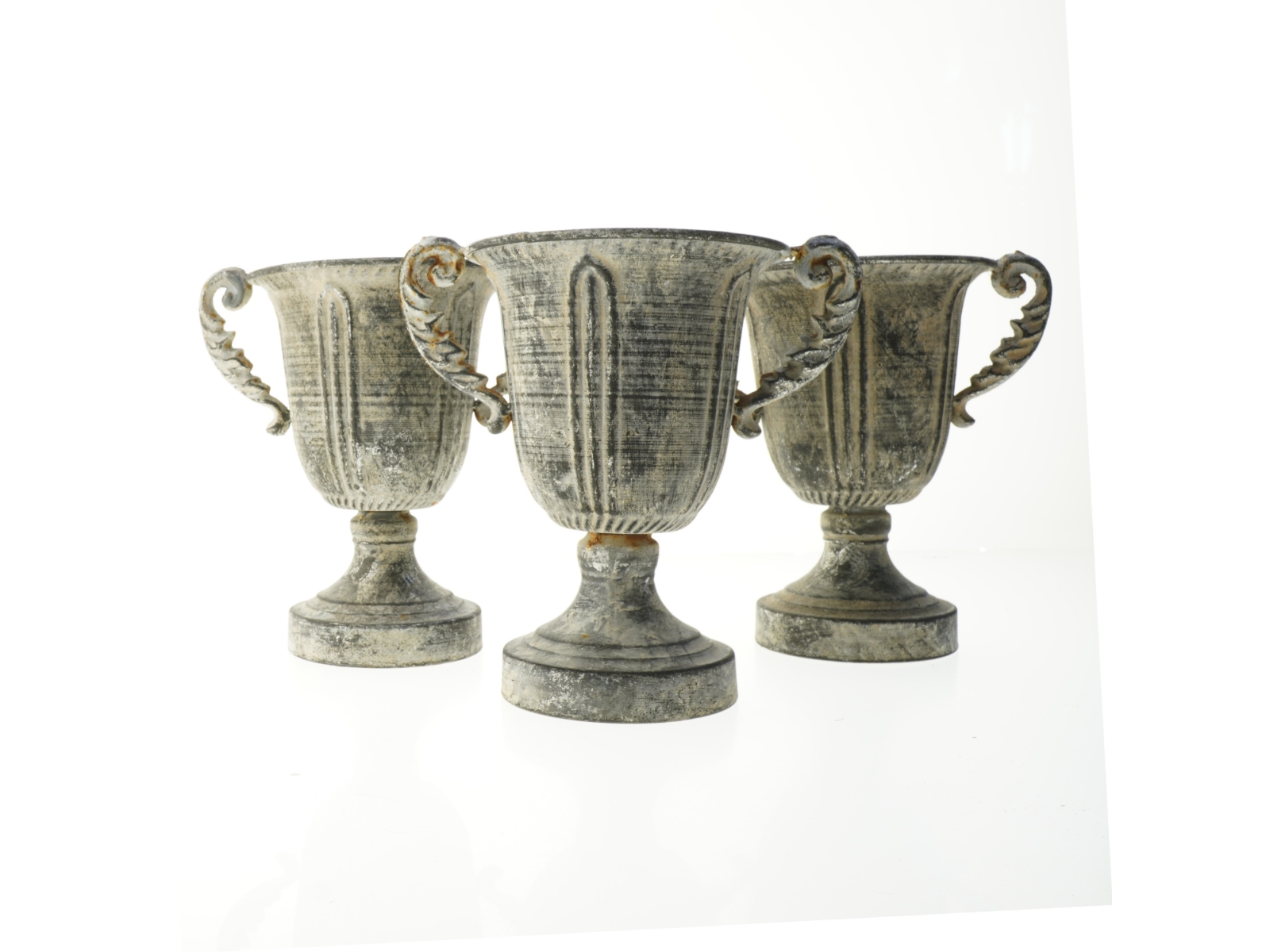 3 Antikke store trofævaser (str. 23 cm)