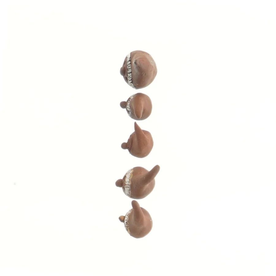 Keramiske nisser, sæt af 5 (str. 5 cm)