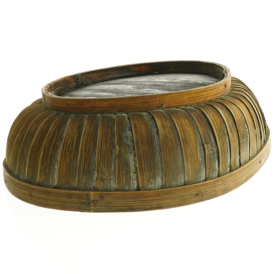 To flettede træfade