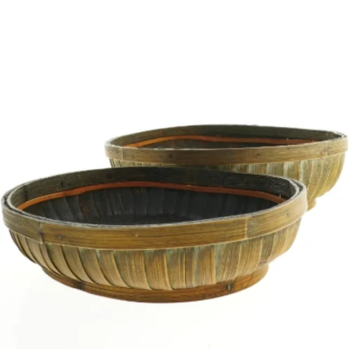 To flettede træfade