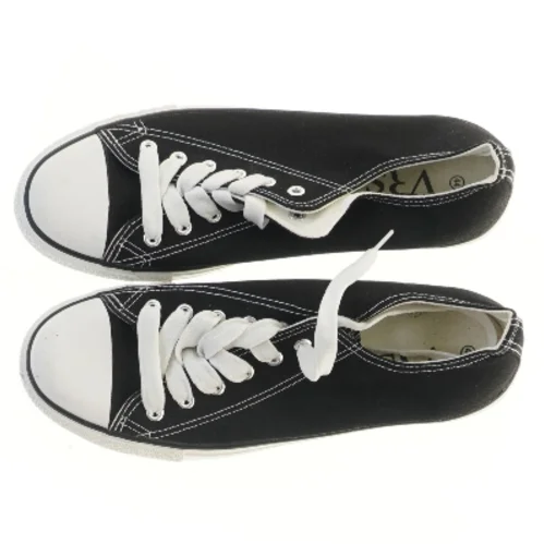  Nye Sorte canvas sneakers fra VRS (str. 44 )