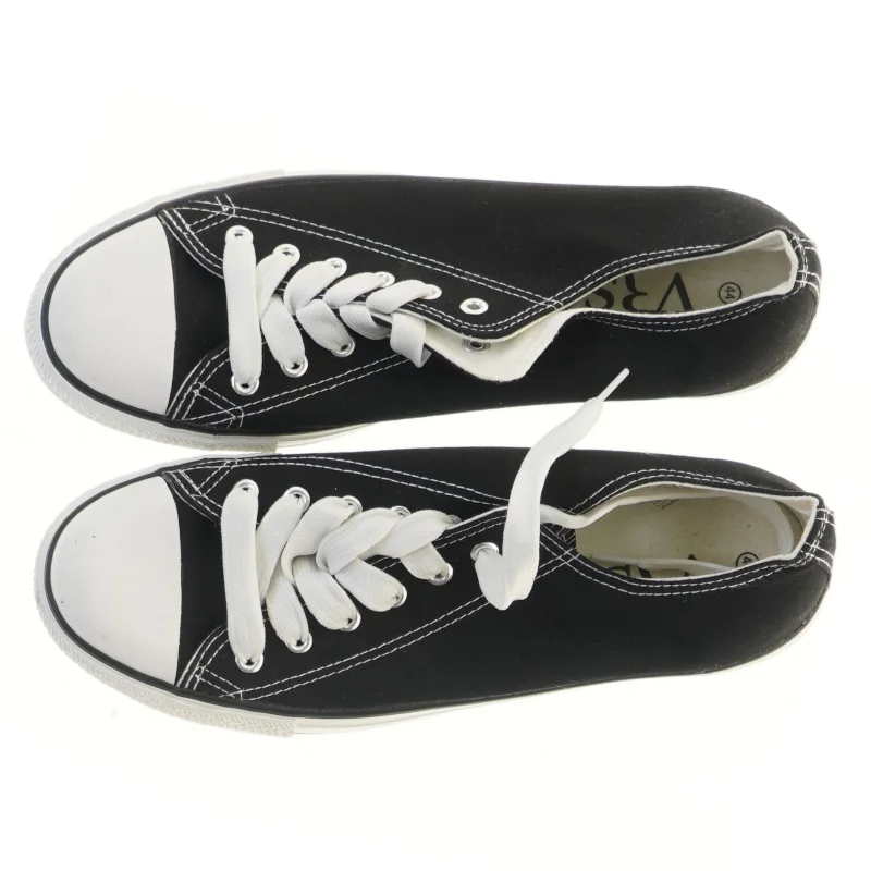  Nye Sorte canvas sneakers fra VRS (str. 44 )