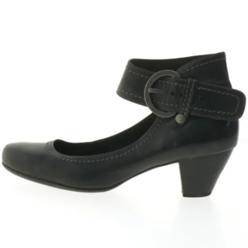 Sort damesko med hæl og rem fra Tamaris (str. 38 )