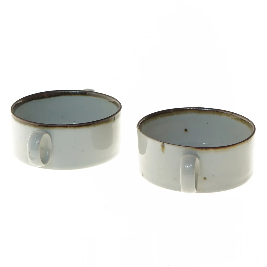 Sæt af to hvide suppeskåle med håndtag fra Dansk  (str. Ø 12x5 cm)